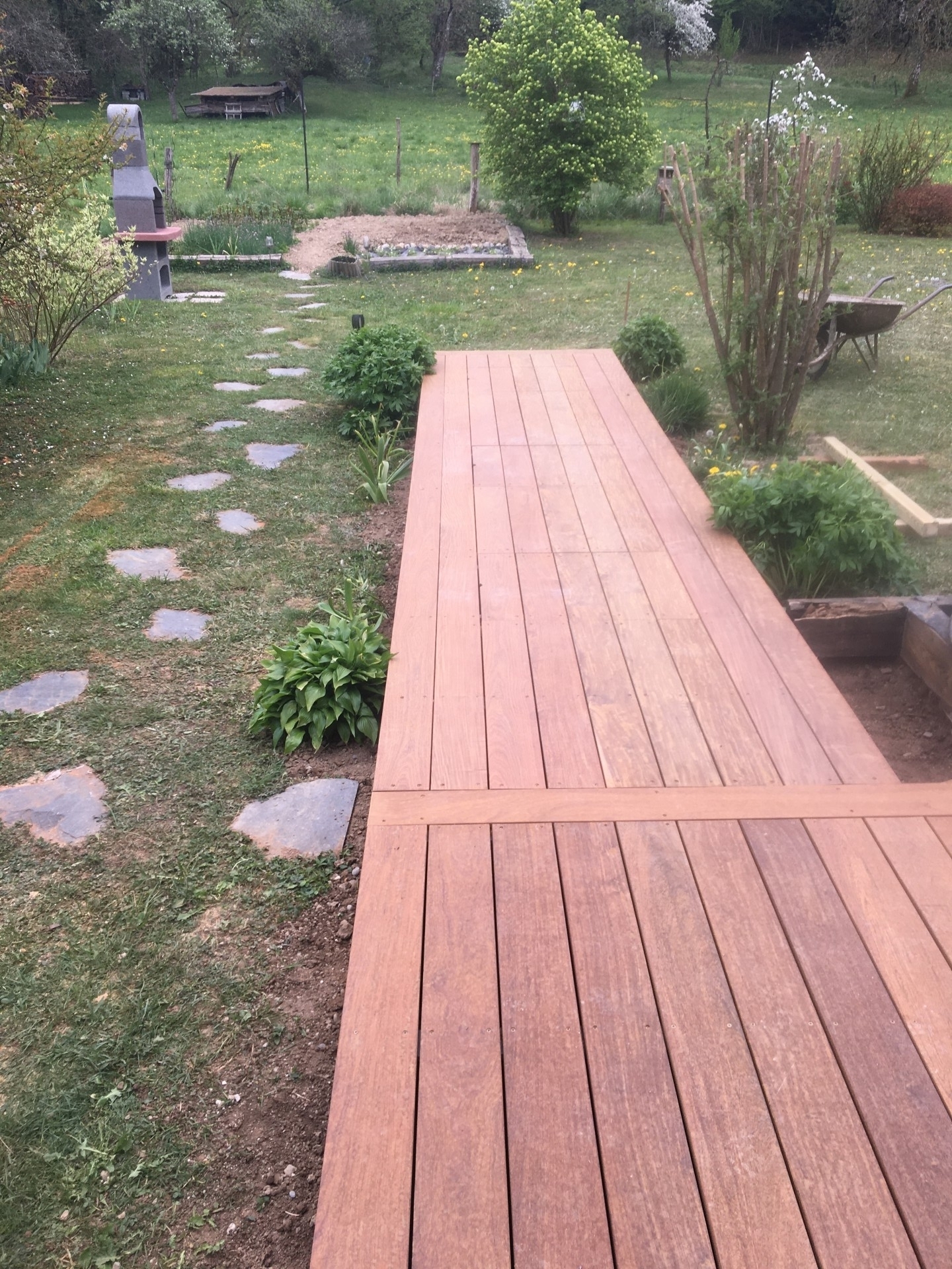 avancée terrasse bois exotique à FAVERGES